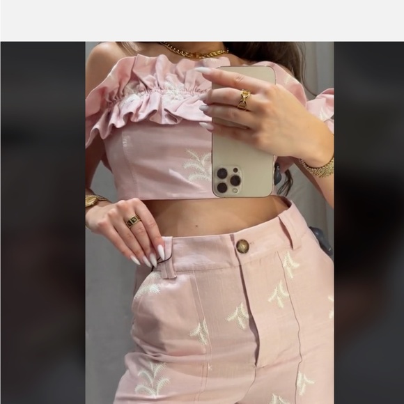 zara-Off-Shoulder Ruffle Crop Top - Pink - Picture 4 of 5